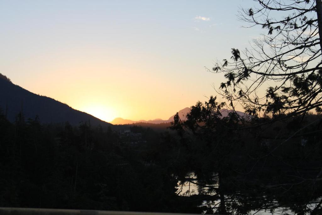 Cygnet Cove Suites Ucluelet Pokoj fotografie